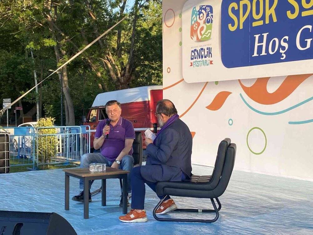 Gençler Yılmaz Vural ile spor söyleşisinde bir araya geldi