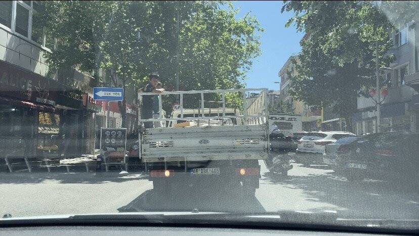 İstanbul'da çocukların tehlikeli yolculuğu kamerada