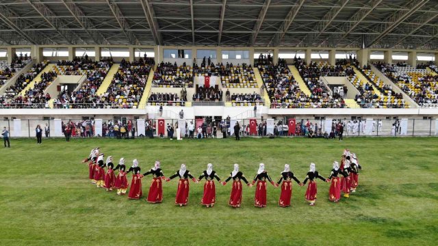 Muş’ta 19 Mayıs coşkuyla kutlandı