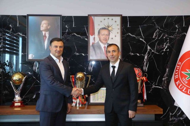 Ümraniyespor, Recep Uçar ile sözleşme uzattı