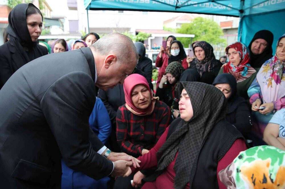 Cumhurbaşkanı Erdoğan, Sude Akkuş'un cenazesine katıldı