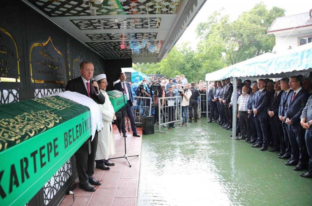 Cumhurbaşkanı Erdoğan, Sude Akkuş'un cenazesine katıldı