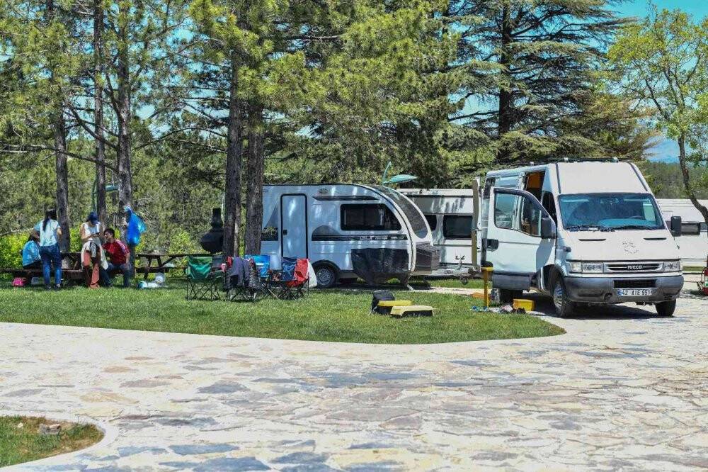 Kurtboğazı Barajı’nda bulunan karavan parkına ziyaretçi akını