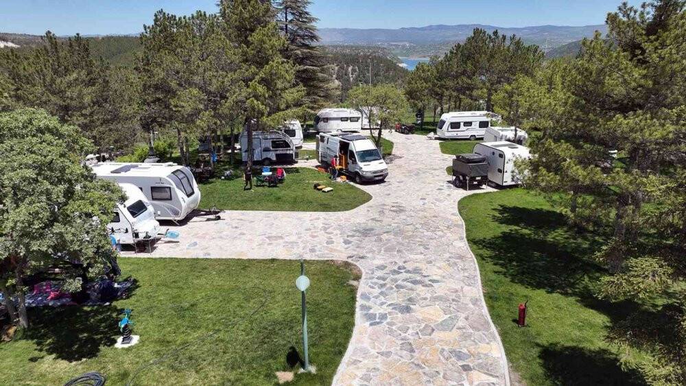 Kurtboğazı Barajı’nda bulunan karavan parkına ziyaretçi akını