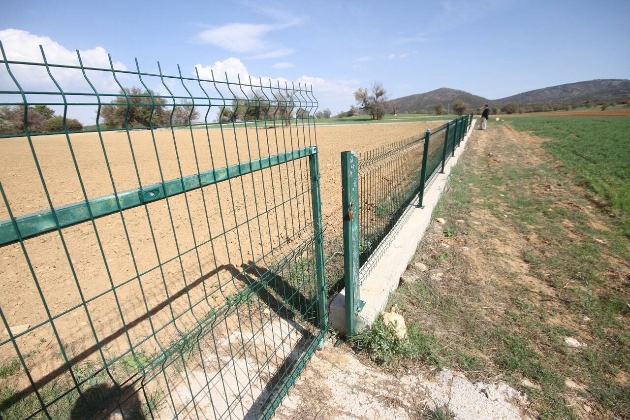 aa-20220524-27961786-27961781-konyada-ciftcinin-tarlasini-cevirdigi-tel-orguler-calindi.jpg