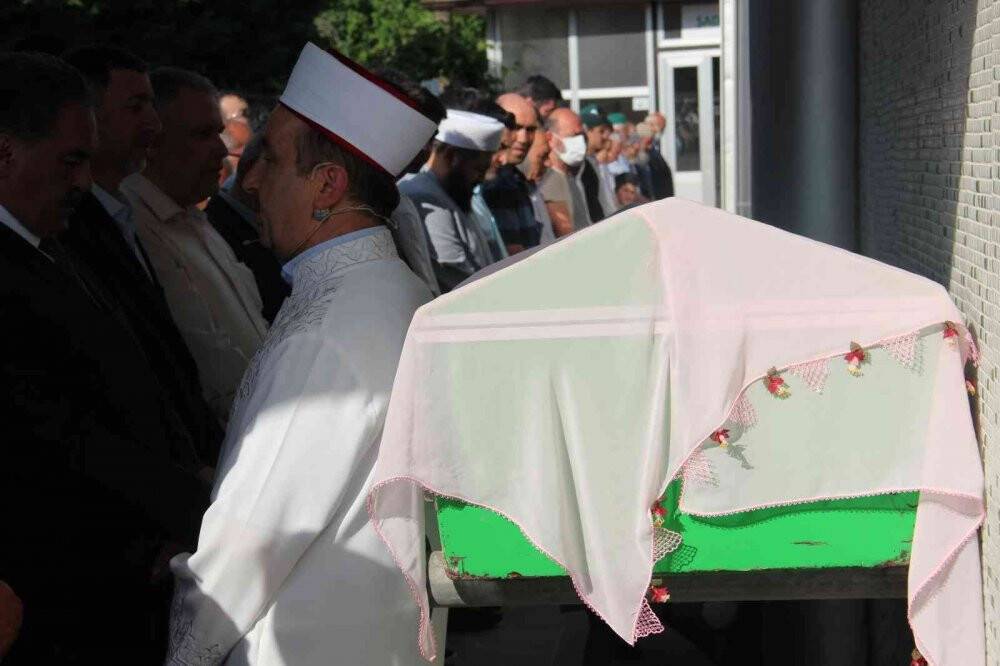 Bir kişinin kaza anı anbean kameraya yansıdı