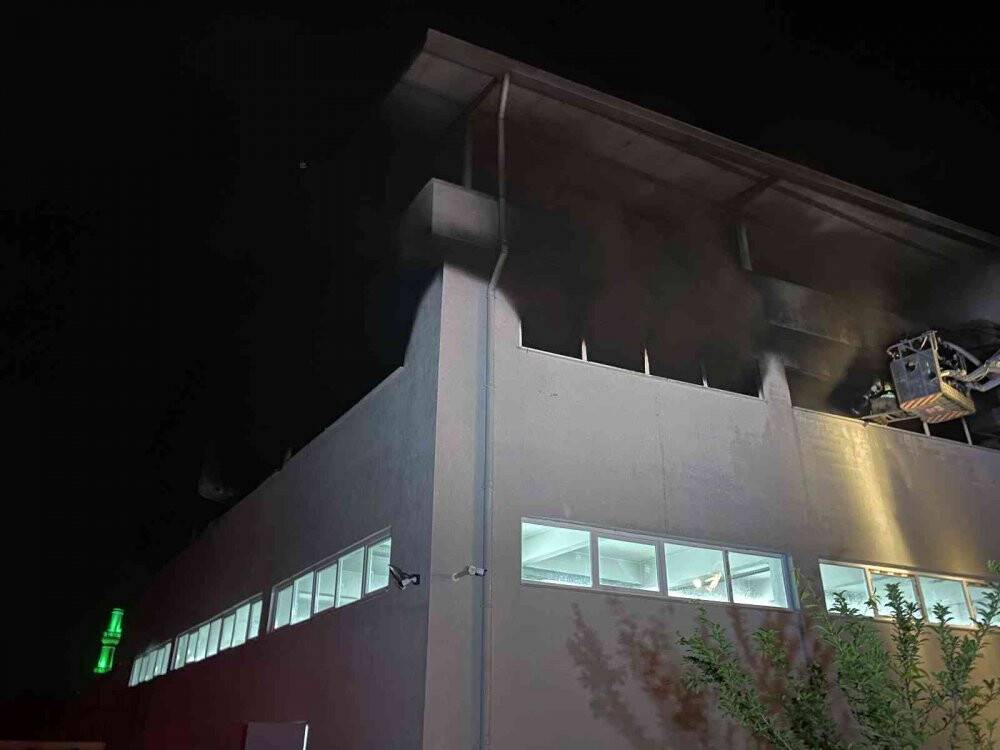 Bursa’da korkutan fabrika yangını