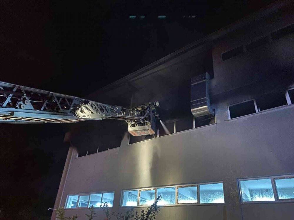 Bursa’da korkutan fabrika yangını