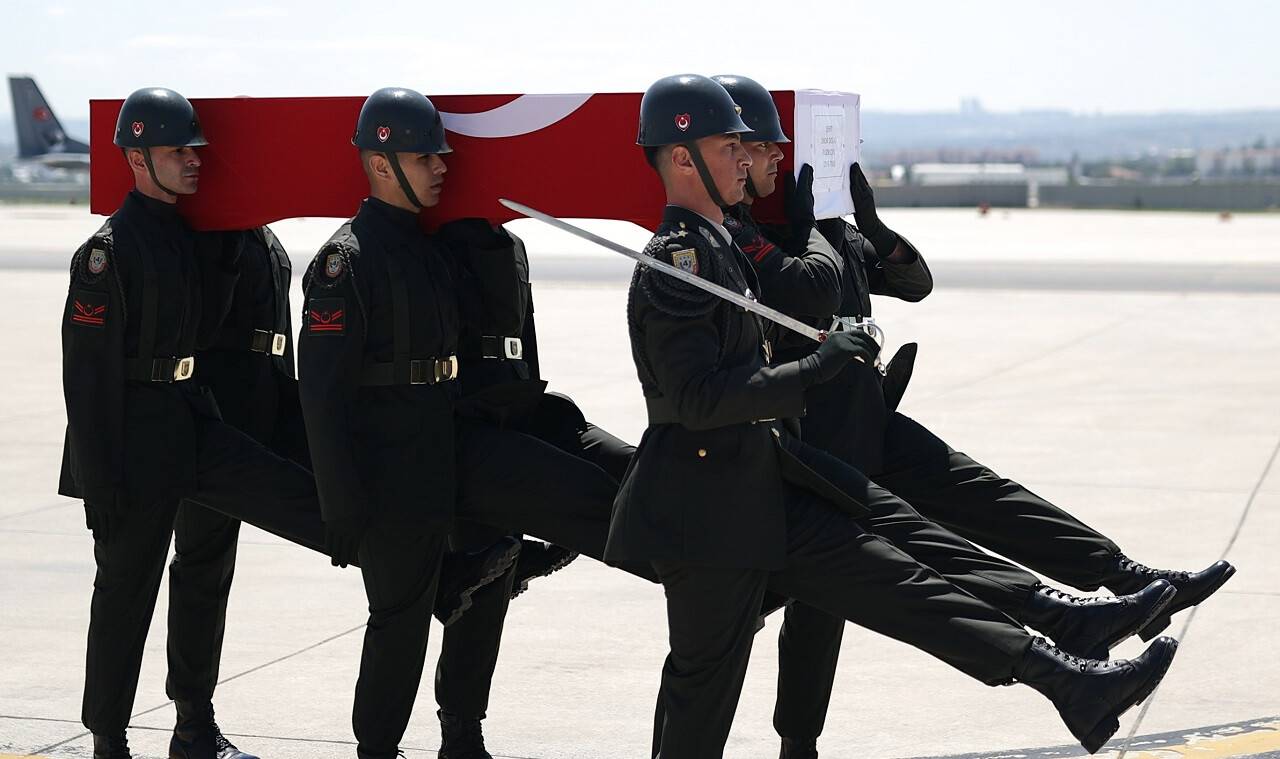 aa-20220525-27970503-27970502-turkiye-sehitlerini-ugurluyor.jpg