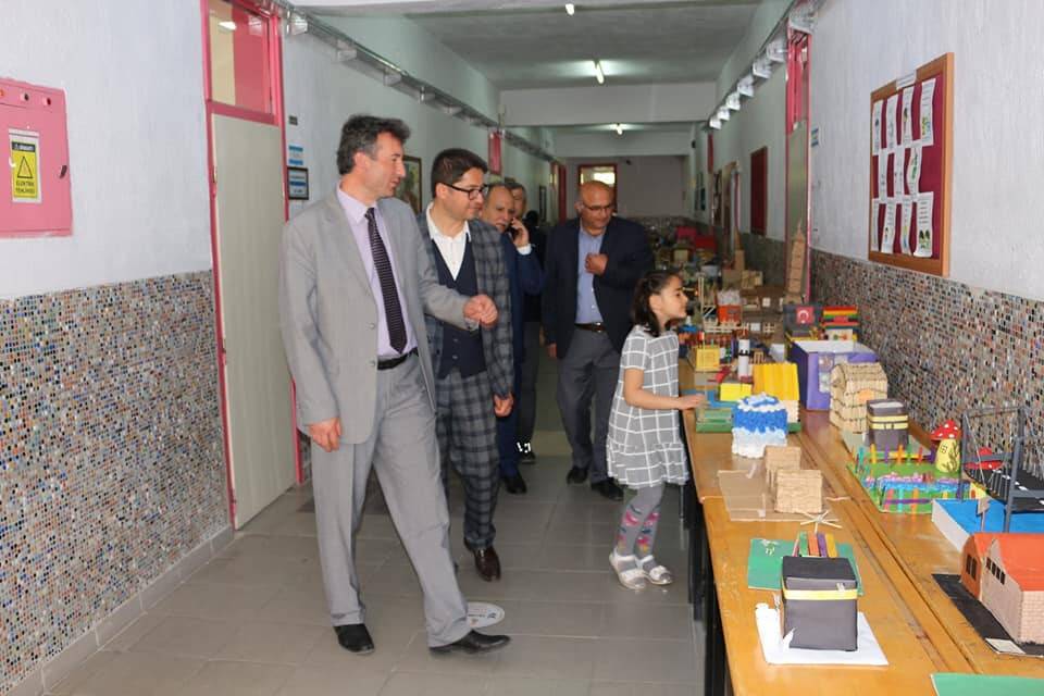 aa-20220525-27972413-27972412-beysehirde-ogrencilerin-projeleri-bilim-fuarinda-gorucuye-cikti.jpg