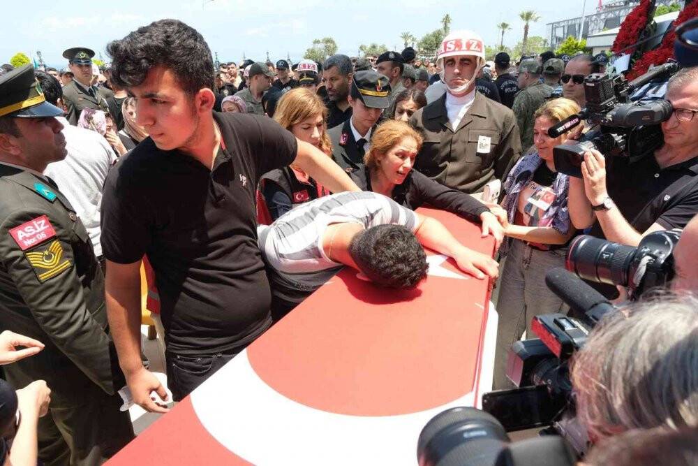 Hataylı şehit son yolculuğuna uğurlandı