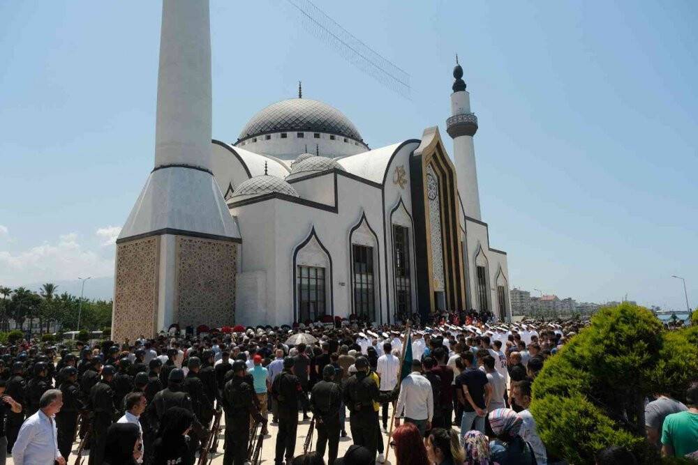 Hataylı şehit son yolculuğuna uğurlandı