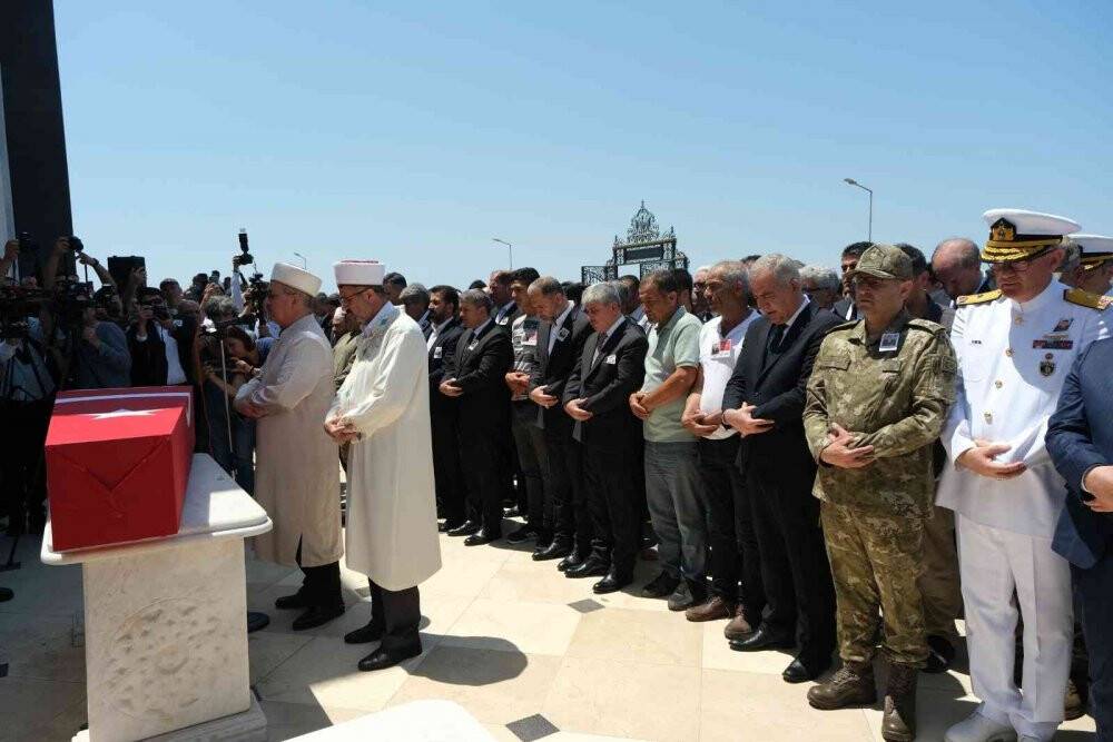 Hataylı şehit son yolculuğuna uğurlandı