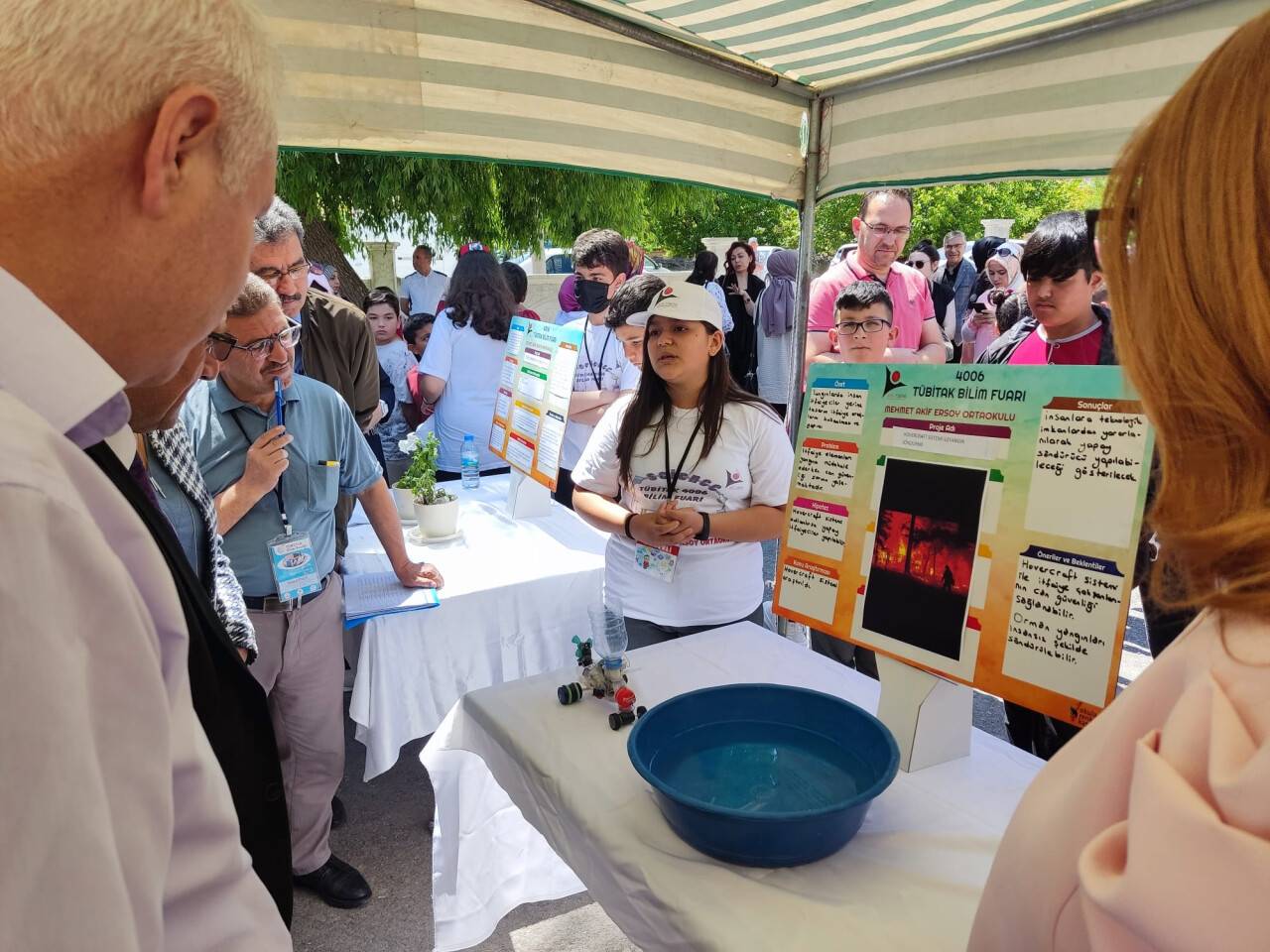 aa-20220526-27982996-27982993-kuluda-tubitak-4006-bilim-fuarinda-ogrenciler-projelerini-sergiledi.jpg