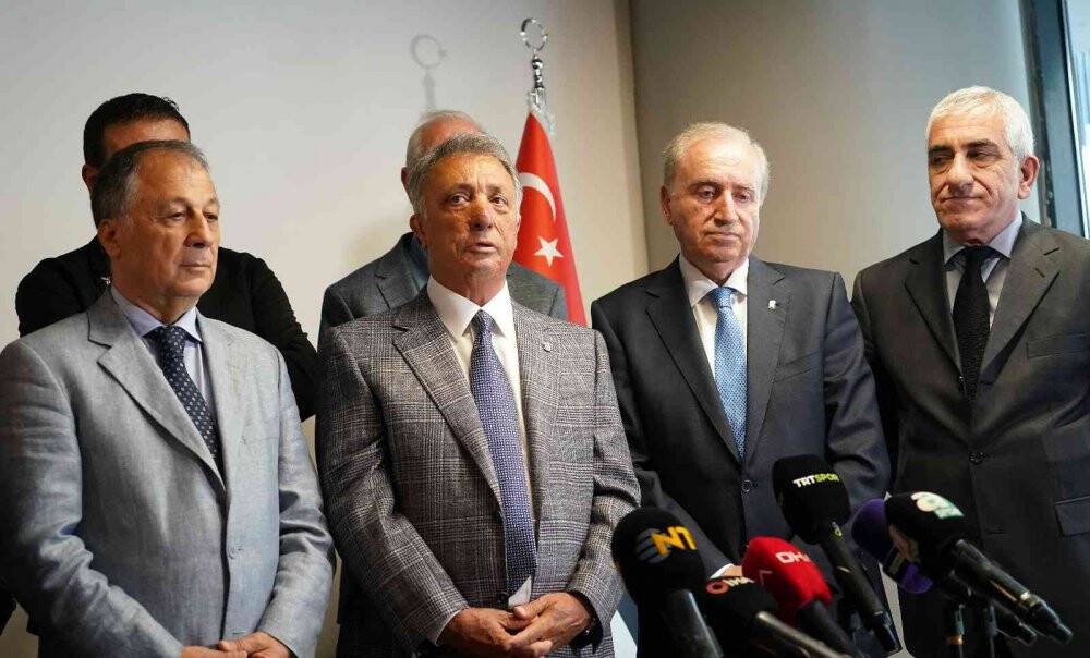 Ahmet Nur Çebi listesini teslim etti