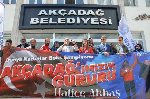 Şampiyon Akbaş, Akçadağ’da coşkuyla karşılandı