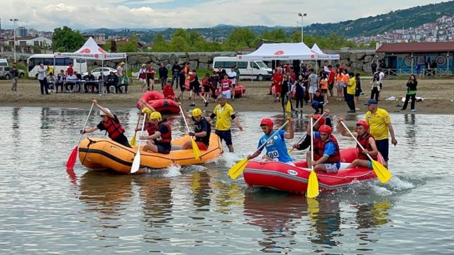 Rafting Gençler Grup Müsabakaları Ordu’da başladı