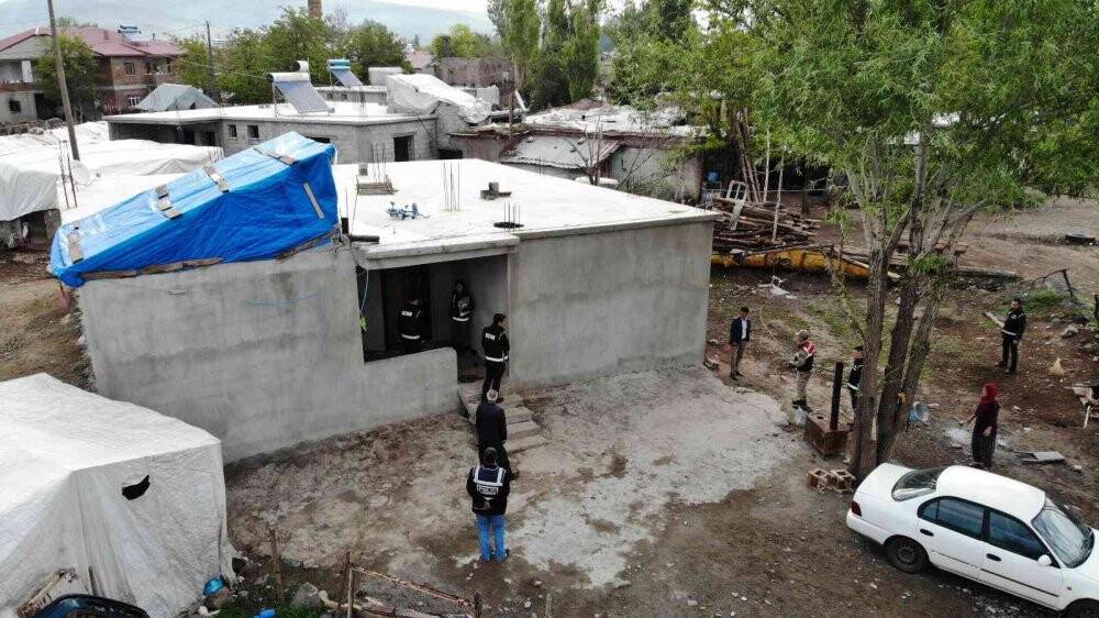 Göçmen kaçakçılarına 6 ilde şafak baskını