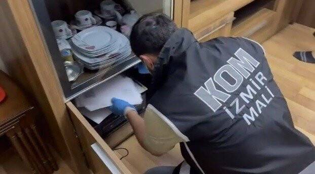 İzmir’deki FETÖ operasyonunda 5 tutuklama