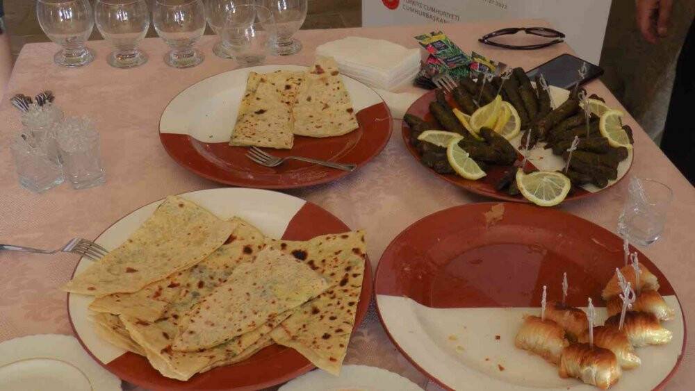 Kapadokya’da turistlere gözleme ikram edildi