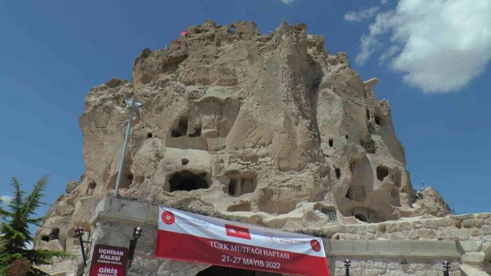 Kapadokya’da turistlere gözleme ikram edildi