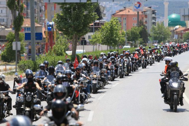 Pamukkale’de 600 motosikletli şölen oluşturdu