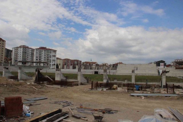 Şehir Stadyumu 29 Ekim’e yetiştirilecek