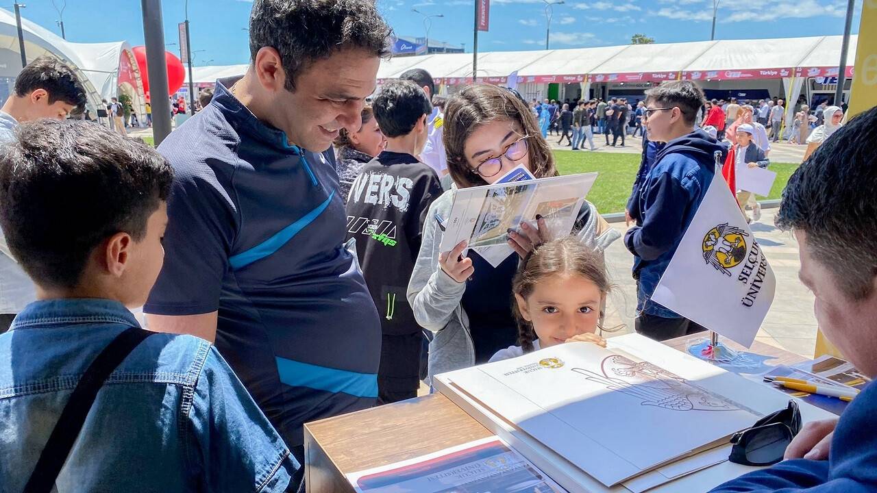 selcuk-universitesi-teknofest-azerbaycanda-2.jpg