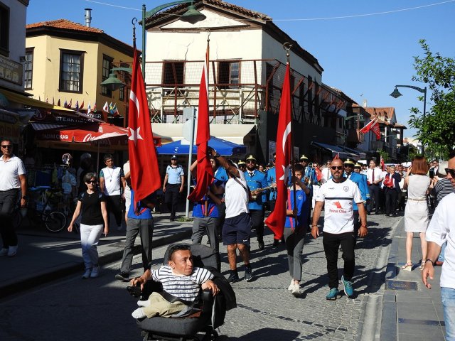 Yarımada spor oyunları törenle başladı