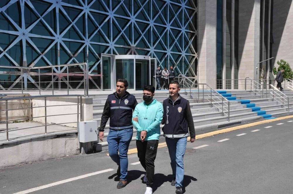 53 milyon kişinin kimlik bilgilerine ulaşmışlar