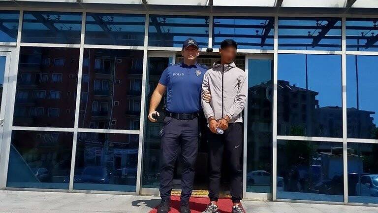 Bir çanta dolusu tesisat malzemesi yakalandı