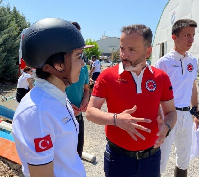 ’Atçılık ve Antrenörlük’ öğrencileri, Ankara’dan birincilikle döndü