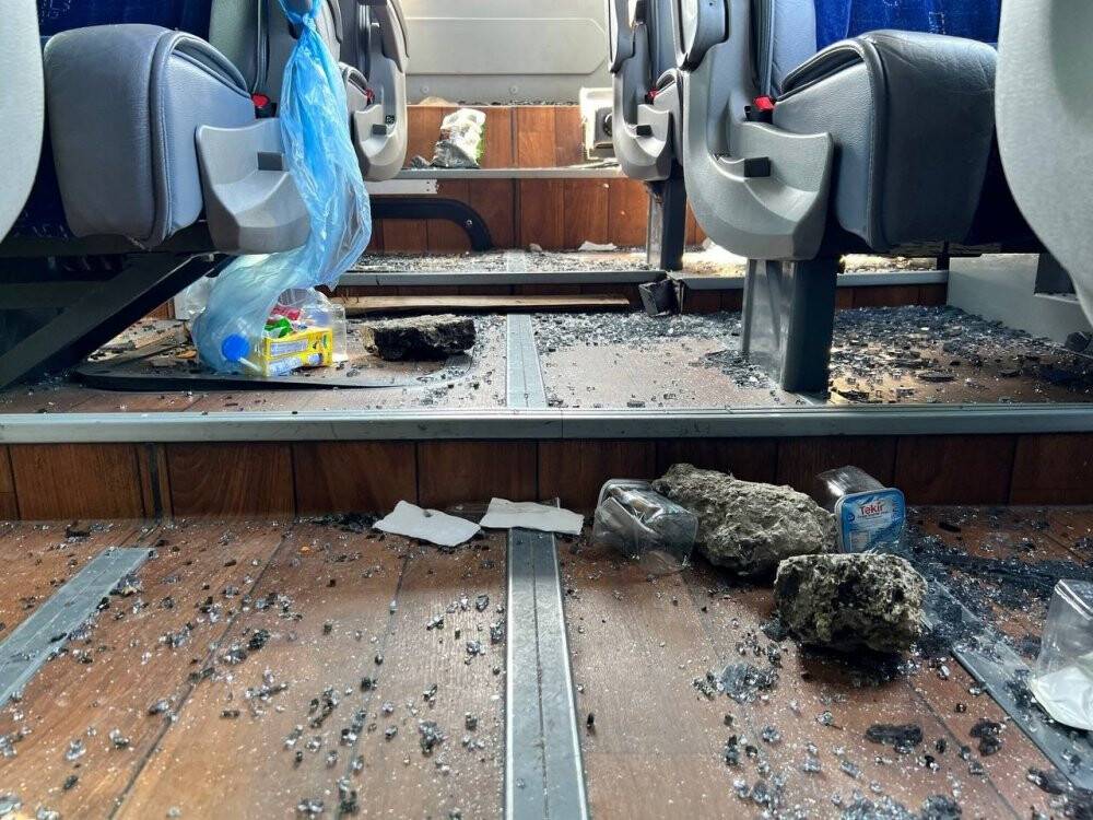 Dinlenme tesislerinde karşılaşan iki taraftar grubu arasında kavga: 8 yaralı