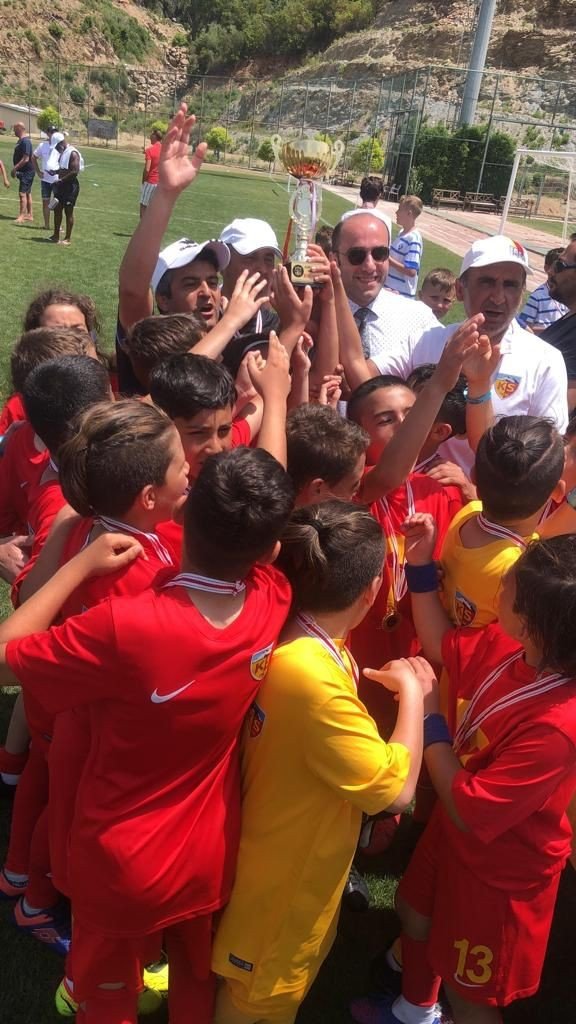 U11 Futbol Şampiyonası: Kayserispor şampiyon oldu