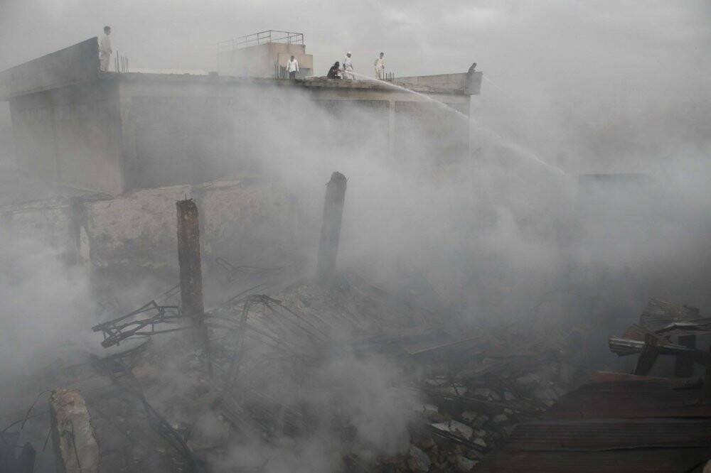 Pakistan’da kimya fabrikasında yangın çıktı