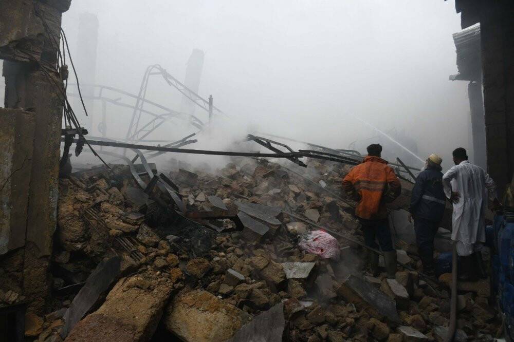 Pakistan’da kimya fabrikasında yangın çıktı