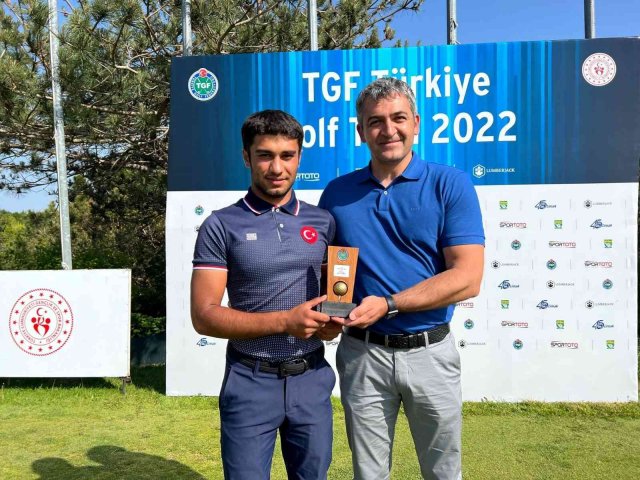 2022 TGF Türkiye Golf Turu Şampiyonları İbrahim Tarık Aslan ve İrem Demir