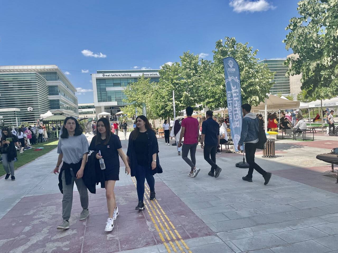 aa-20220528-28002835-28002832-konyadaki-universite-yapay-zeka-temali-bahar-senligiyle-ornek-olmak-istiyor.jpg