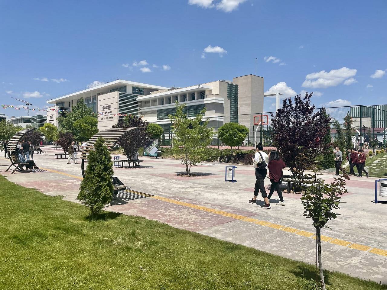 aa-20220528-28002835-28002833-konyadaki-universite-yapay-zeka-temali-bahar-senligiyle-ornek-olmak-istiyor.jpg