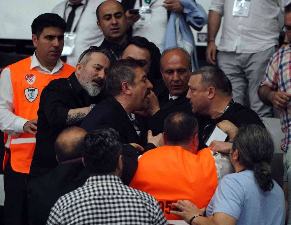 Beşiktaş kongresinde kavga!