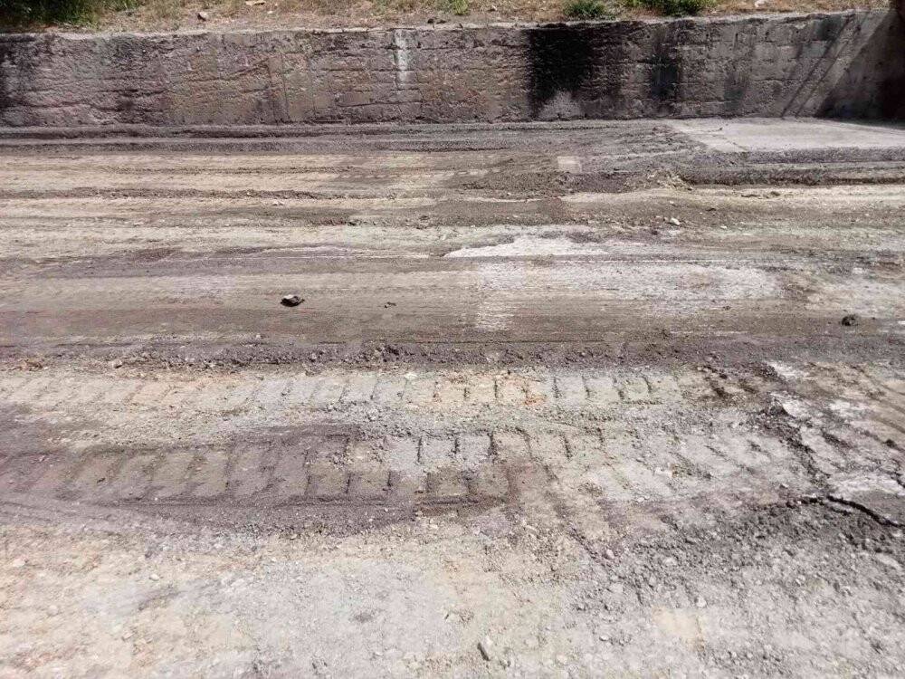 Çankaya Belediyesi’nin esnafa haber vermeden asfaltını kazıdığı pazar yeri kullanılmaz hale geldi