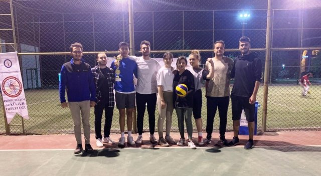 DPÜ Öğrenci Toplulukları sağlık için voleybol turnuvasında