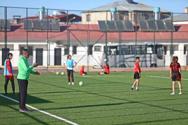 Vanlı kızlar 2. Lig yolundaki final maçına hazırlanıyor