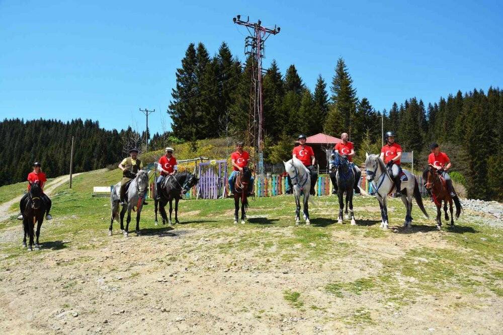 2 bin rakımlı yaylada atlı safari