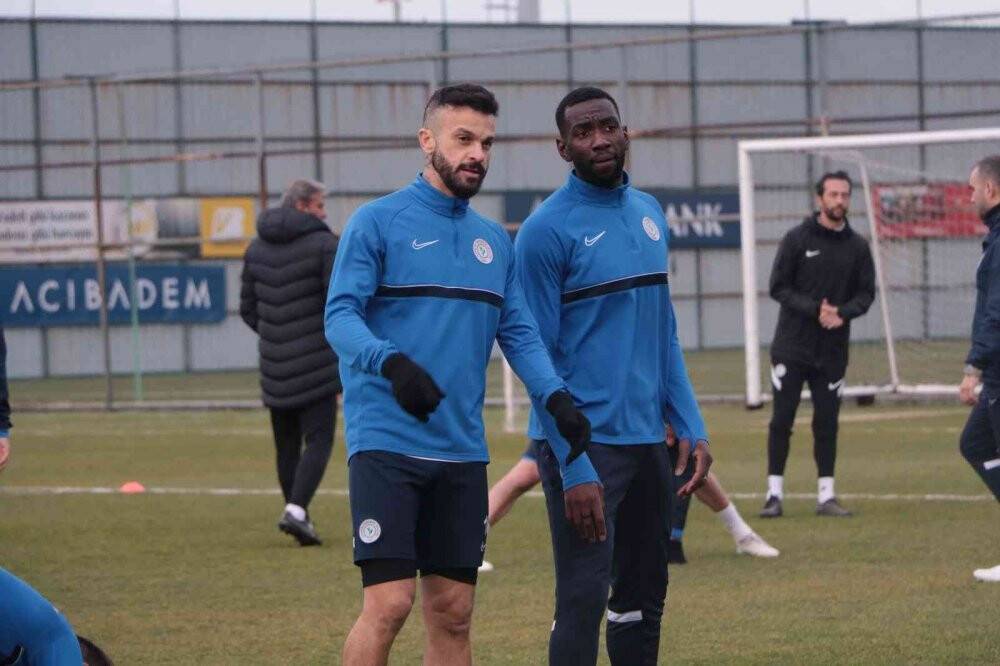 Çaykur Rizespor’da 4 oyuncu gitti, 8 oyuncu gidici