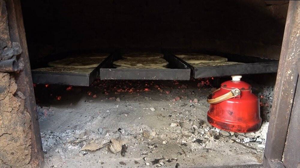 Odun ateşinde pişirdiği güdük böreği geçim kaynağı