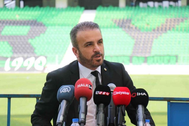 Sakaryaspor’da tek aday olan Cumhur Genç, yeniden başkan seçildi