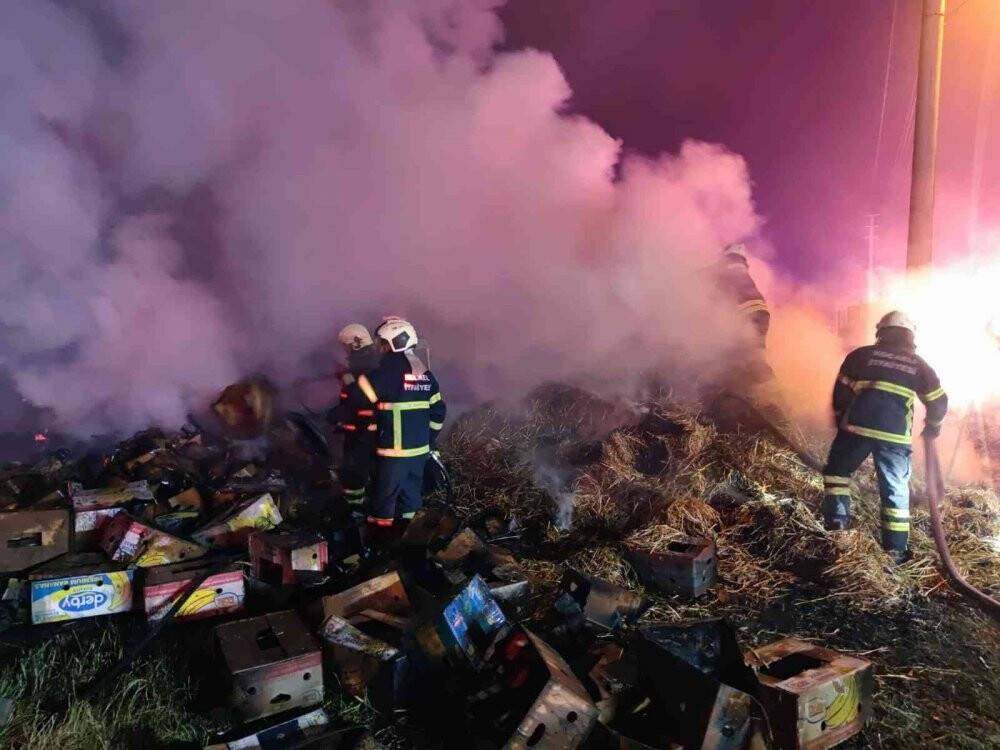 Kereste fabrikasının ahşap kulübesi alev alev yandı