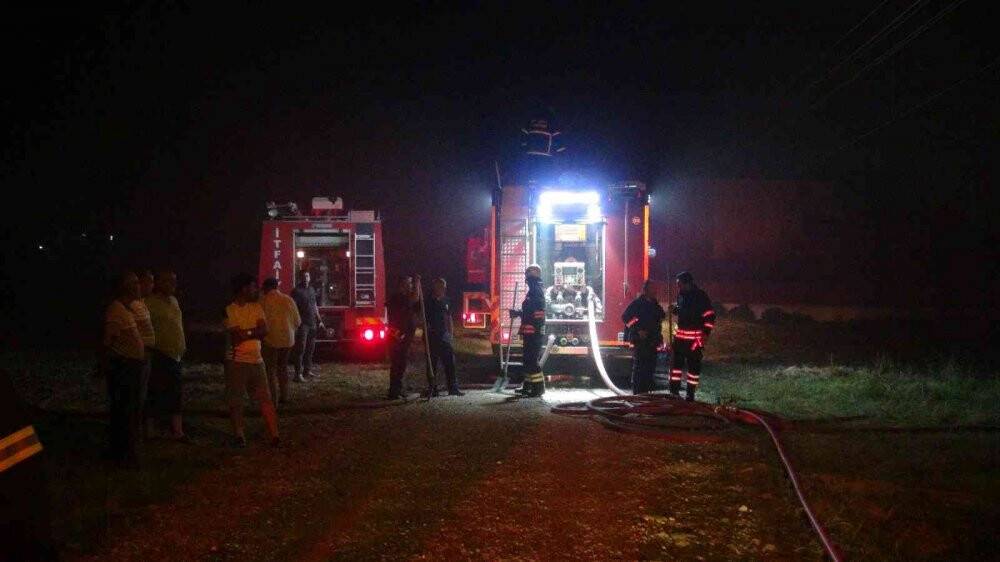 Kereste fabrikasının ahşap kulübesi alev alev yandı