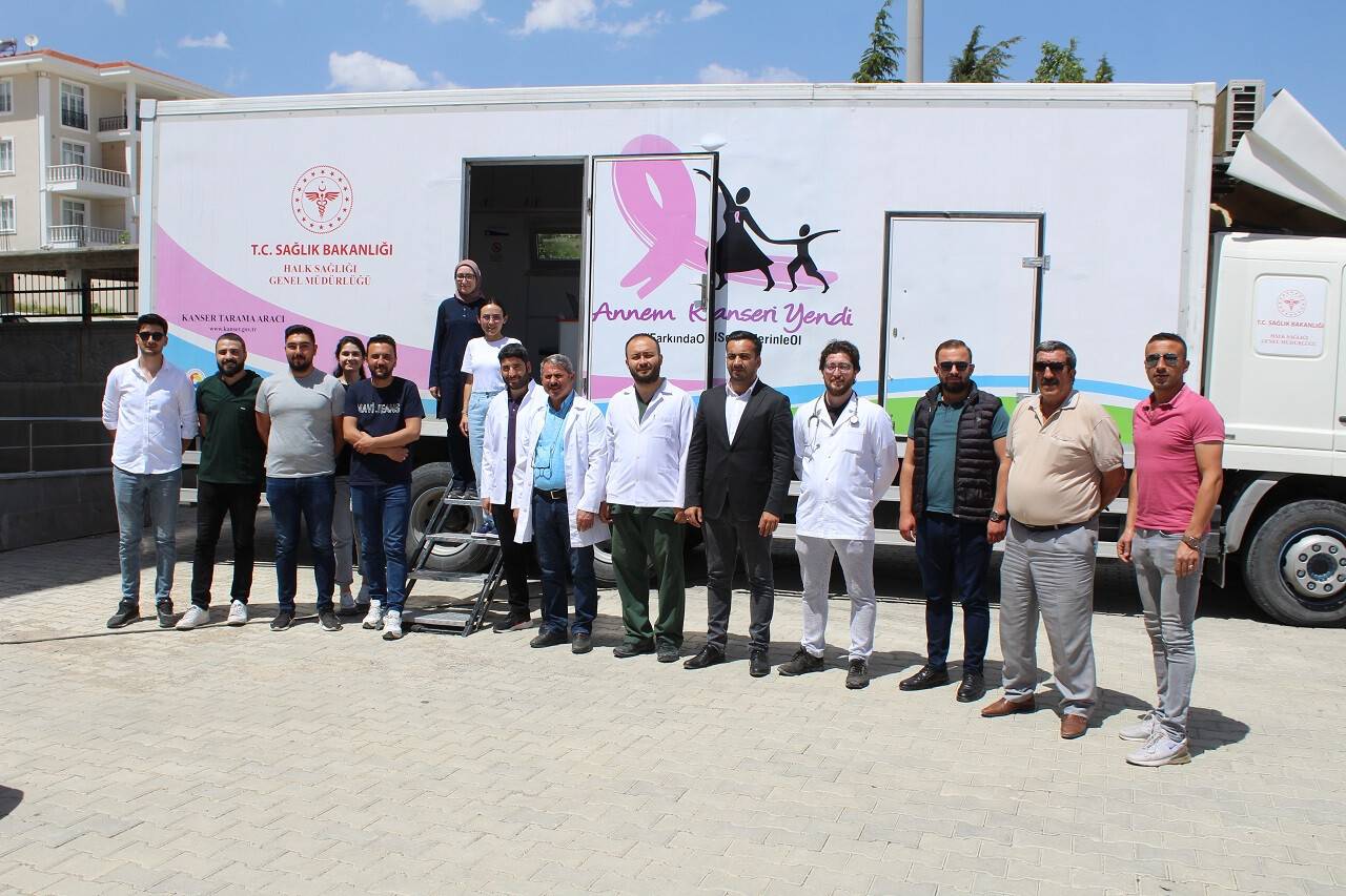 aa-20220531-28033473-28033470-yunakta-ucretsiz-kanser-taramasi-yapiliyor.jpg